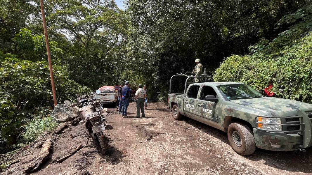 Sel bu kez Meksika'yı vurdu! Yollar çöktü, evleri su bastı... 3